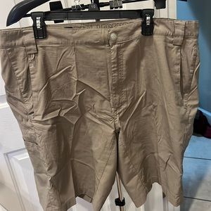 Reel Legends Cargo shorts. Size 42